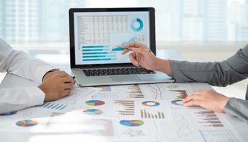What Quad (NYSE:QUAD) Shareholders Should Know About a 16% Drop After Lower Third-Quarter Profit and a Slipping EBITDA Guidance Midpoint