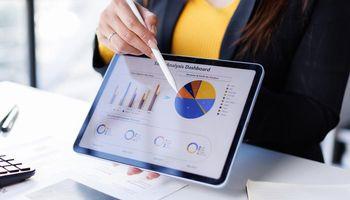 US GAAP, SEC Filings and EBITDA Adjustments: How Investors Detect Accounting Red Flags in American Companies