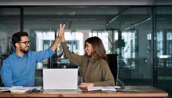 Can AI Chip and Memory Demand Lift SK hynix (NASDAQ:SKHY), Broadcom (NASDAQ:AVGO), Micron (NASDAQ:MU) and NXP (NASDAQ:NXPI) on October 28?