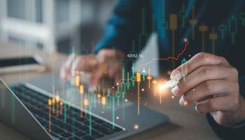 Why DXC Technology (NYSE:DXC) Is Tumbling Pre-Market on a Guidance Cut and Falling Bookings