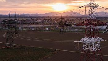 Stabilis Solutions (NASDAQ:SLNG) Falls Despite LNG Demand Growth as Energy Stocks Retreat