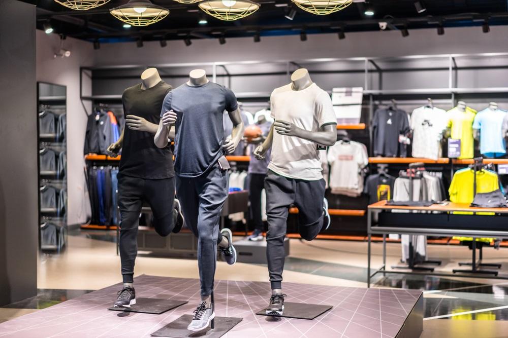One NYSE– Listed Footwear Stock at Resistance Levels: Under Armour Inc