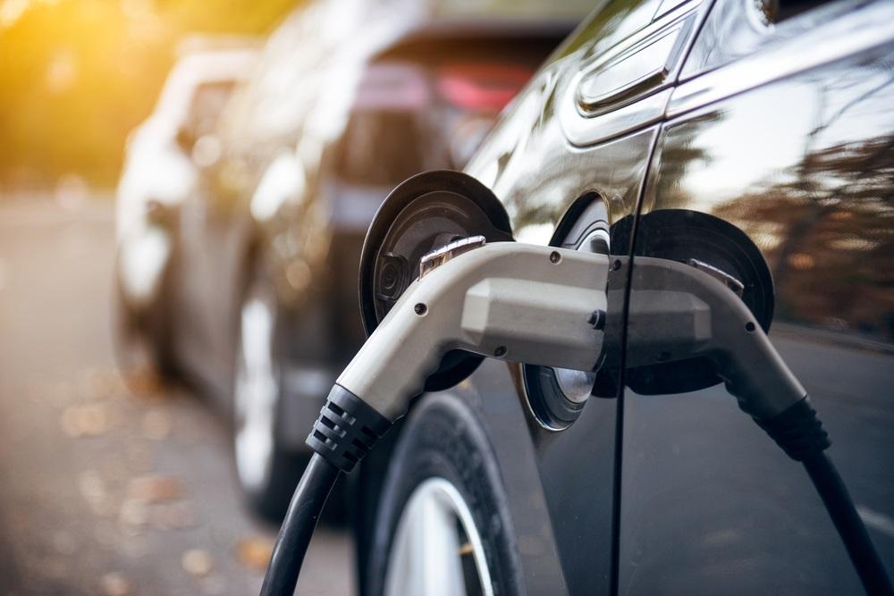 One NASDAQ- Listed Motor Vehicle Stock at Resistance Level: LI