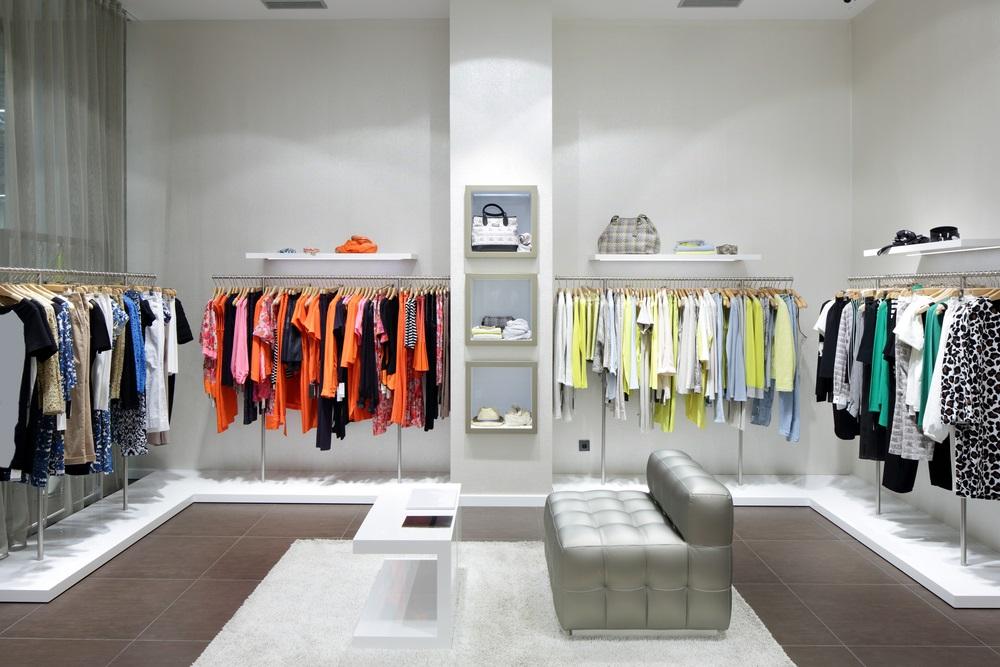 One NYSE- Listed Apparel Stock Near Important Resistance Levels: GES