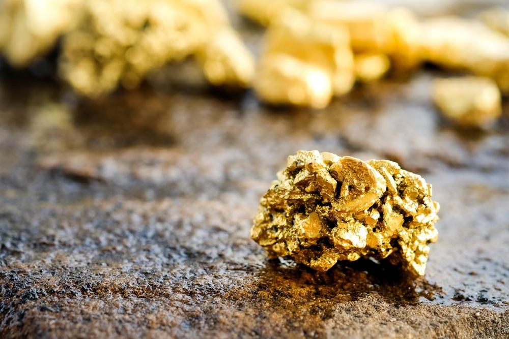 One NYSE- Listed Gold Stock at Resistance Level: VGZ