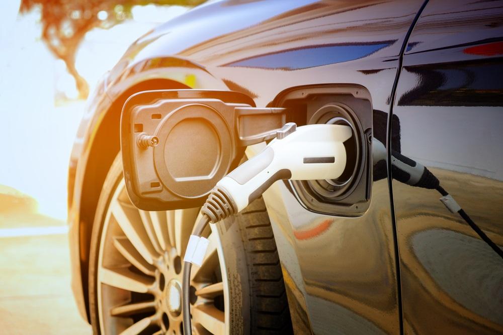One NASDAQ – Listed Electric Vehicle Stock Currently Near Support Levels – Lucid Group Inc