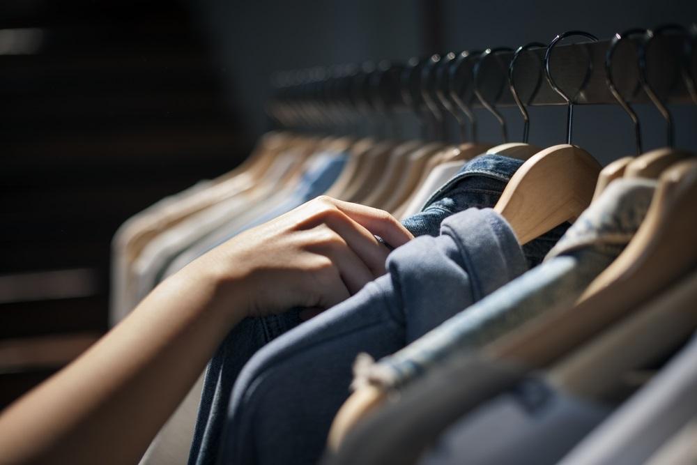 One NYSE- Listed Multiline Retail Stock at Resistance Level: MNSO